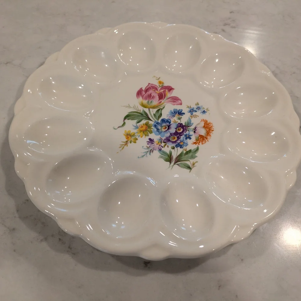 E & T Biny Floral Design Egg Plate 9